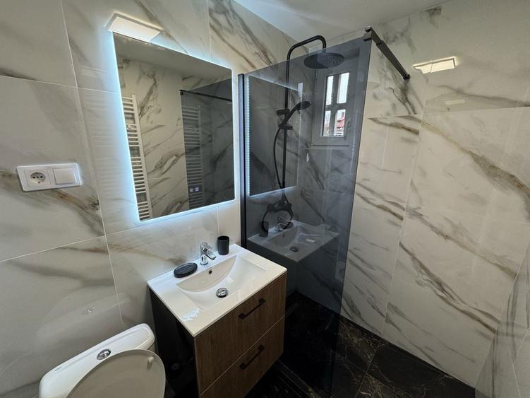 Prima inchiriere in zona ultracentrala-ap. cu 2 camere/etaj 2 - 7