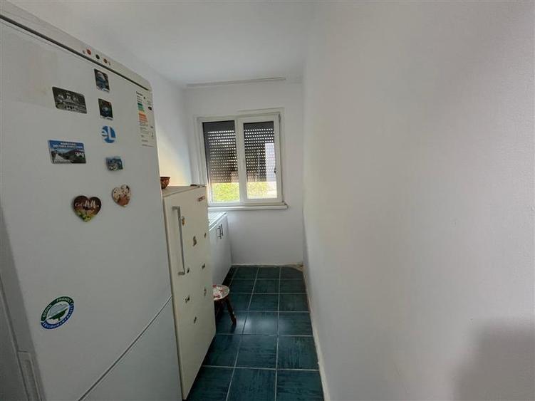 Apartament cu 4 camere semidecomandat, mobilat în Nord