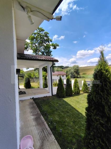 Casă individuală cu 4 camere cu Teren 1400 Mp în Suatu