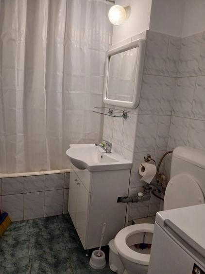 Garsonieră decomandată în Girocului