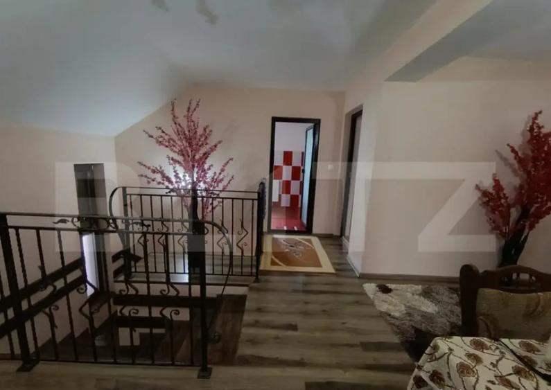 Casa de vanzare, cu 4 camere, 300 mp, zona exterior sud - 2