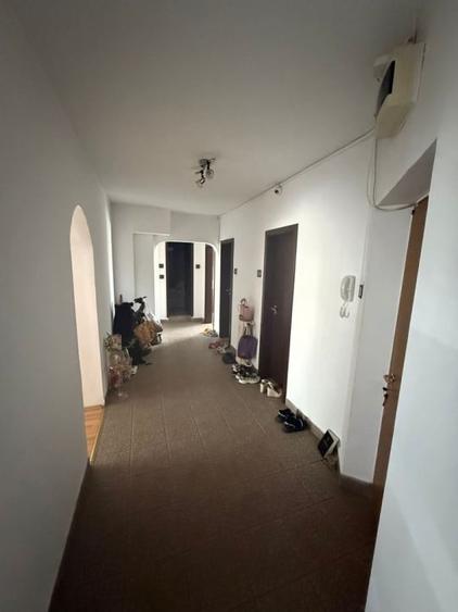 Apartament 3 camere-decomandat-zona Calea Calarasilor - 1