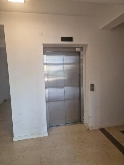 Direct proprietar:  apart 3 camere cu loc parcare Cosmopolis-liber si negociabil - 3