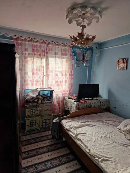 Apartament cu 3 camere, decomandat, etaj 3/4, zona Dacia - 1