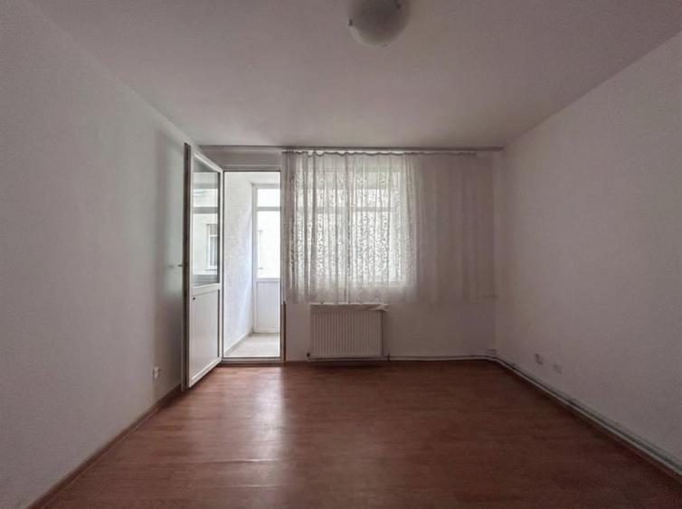 VANZARE BIROURI, CABINET, SALON, IN ȘASE CAMERE CU MULTIPLE DEPENDINȚE - 10