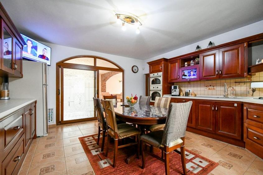 Vila independenta energetic cu teren 427mp pe colt COMISION 0% - 12