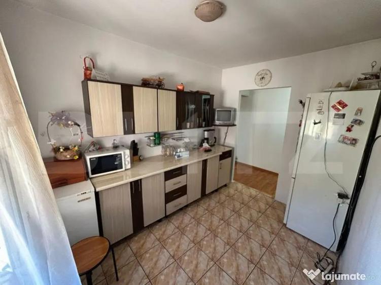 Apartament decomandat cu 3 camere,2 bai, 70 mp, zona Cetate - 5