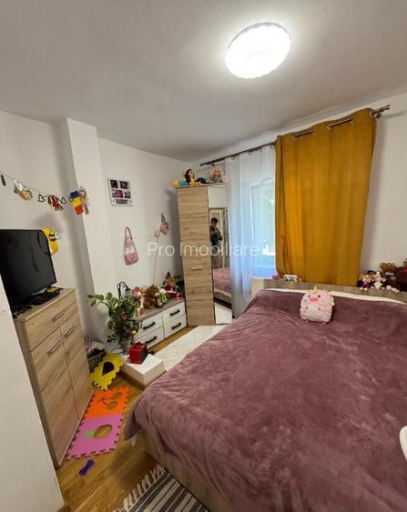 Vand apartament zona Liceul Roman Voda Vand apartament zona Liceul Roman Voda