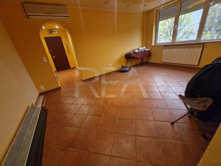 Apartament cu 3 camere la 13 minute de mers pe jos de metroul 1 Decembrie 1918 - 4