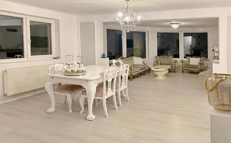 Proprietate compusa din 2 case - 2