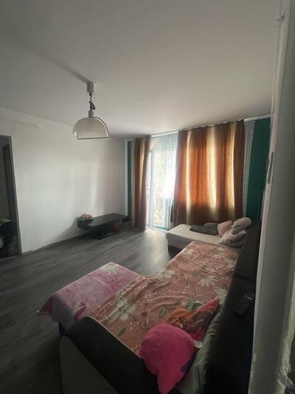 Apartament cu 2 camere semidecomandat în Exterior Vest