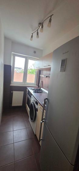 Dau spre inchiriere apartament 2 camere , nedecomandat , Calea Girocului , zona linistita . Pret 270 de euro negociabil. - 8