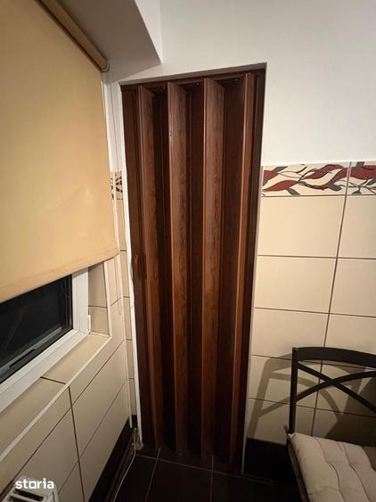 2 cam d 54 mp zona podul de fier la strada etaj 1/4 renovat 450 eur - 16