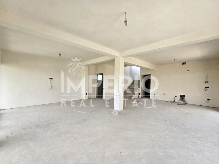 Casa individuala cu 6 camere si 5 parcari! - 2