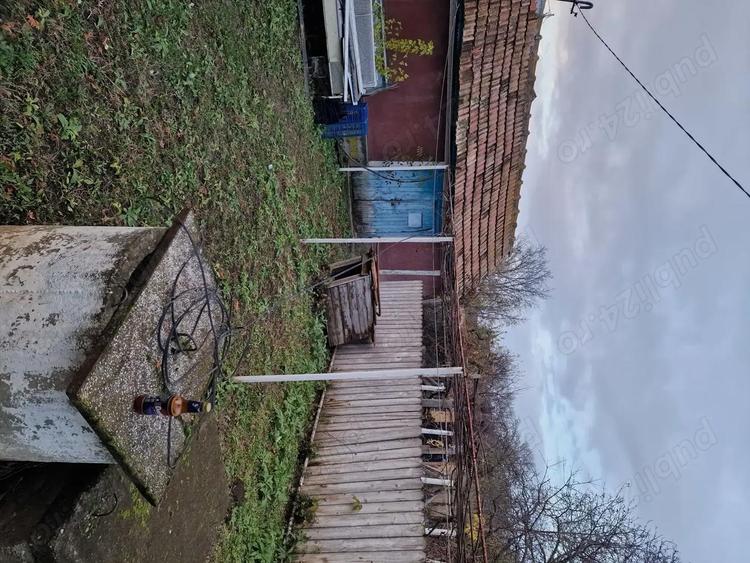 Casa batraneasca de vanzare plus magazin - 1