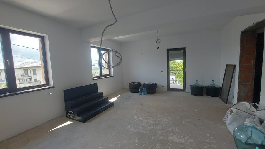 Vanzare vila pentru 2 familii in com BERCENI. jud.ILFOV - 14