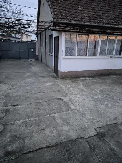 Casă cu 2 camere cu Teren 415 Mp în Oncea