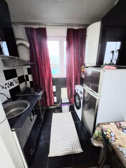 Vand garsoniera pe strada Tunsu Petre nr 9 fata in fata cu gradinita - 5