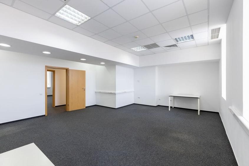 Spatiu de biouri in cladire reprezentativa, parcare generoasa - 9