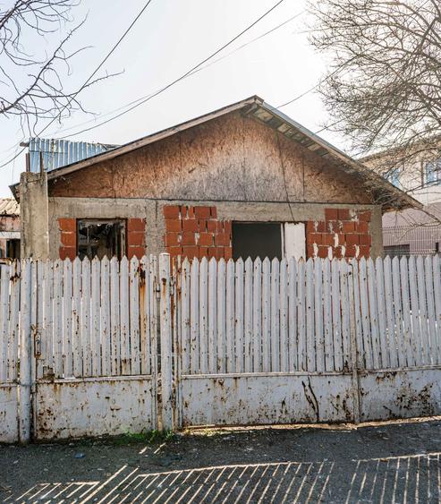 Casa de vanzare 4 camere Strada Izvoare Ploiesti - 1