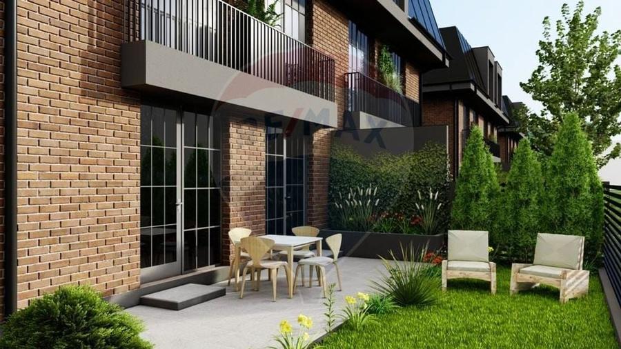 Duplex cu 4 camere cu Teren 134 Mp în Central