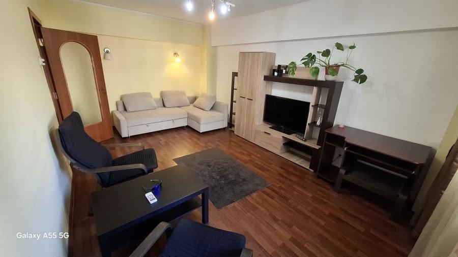 Apartament cu 2 camere decomandat în Moșilor