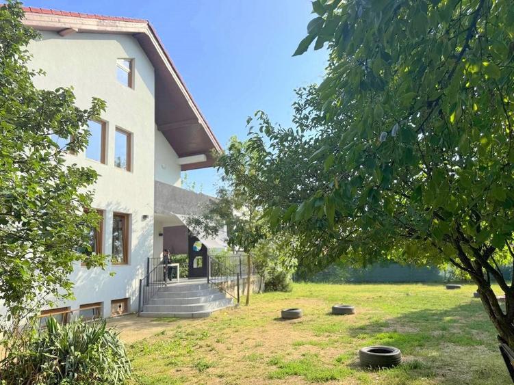 Casă individuală cu 5 camere cu Canalizare în Aradului