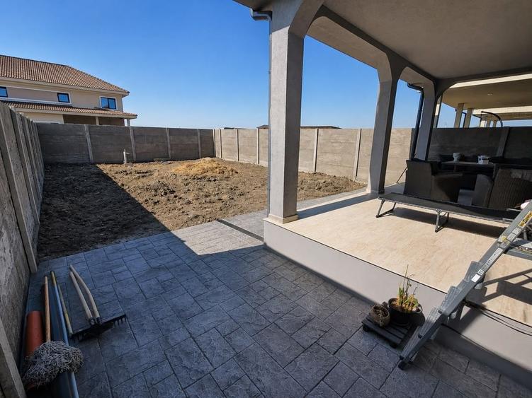 Duplex cu 5 camere cu Canalizare în Moșnița Nouă