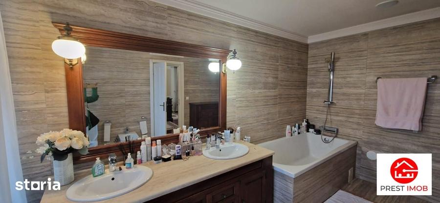 Casă cu 6 camere cu Teren 1725 Mp în Corunca
