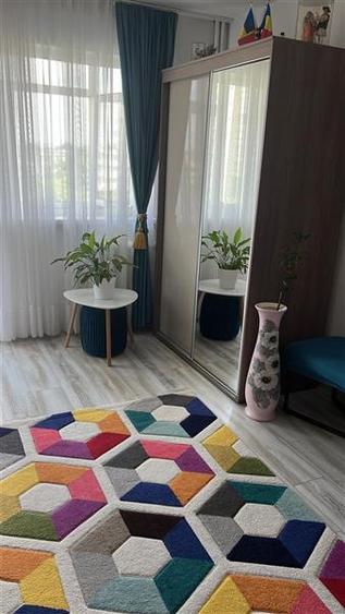 Apartament cu 2 camere decomandat, mobilat în Republicii