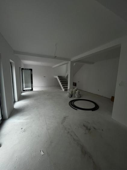 Casa tip duplex moderna, terase panoramice, in zona rezid - 1