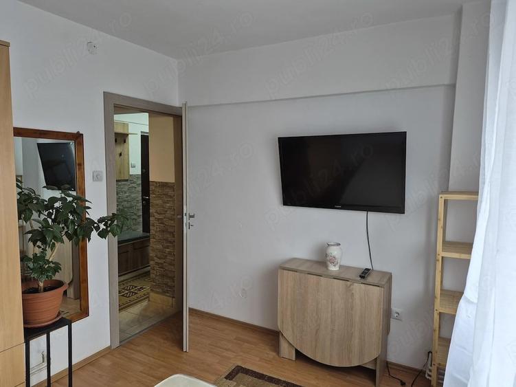 Apartament cu 2 camere decomandat în Hipodrom 3