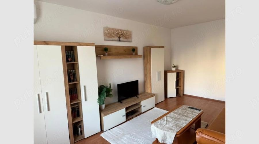 Apartament cu 3 camere decomandat în Berceni