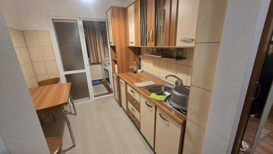 Apartament cu 2 camere decomandat în Galata