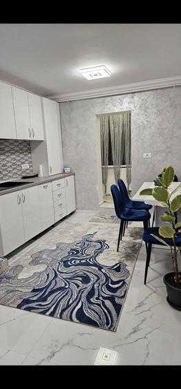 Apartament cu 3 camere decomandat în Lacu