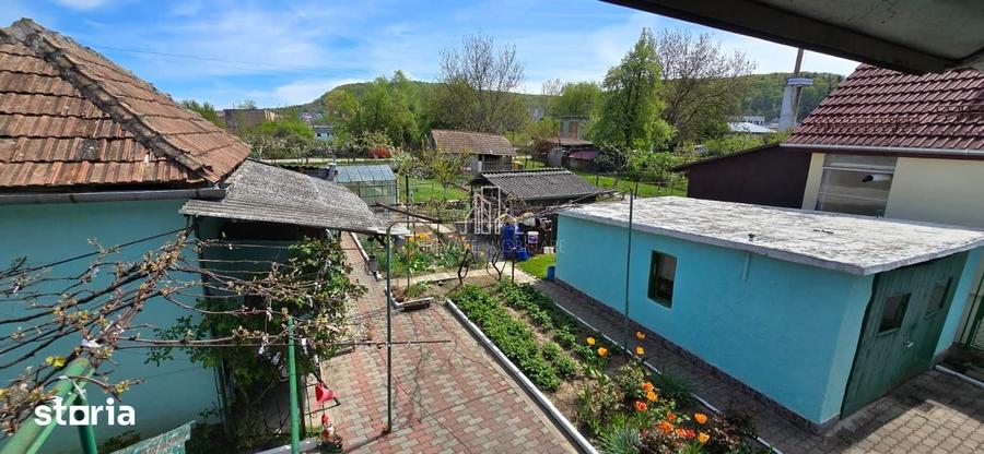 Casă cu 5 camere cu Teren 750 Mp în Central