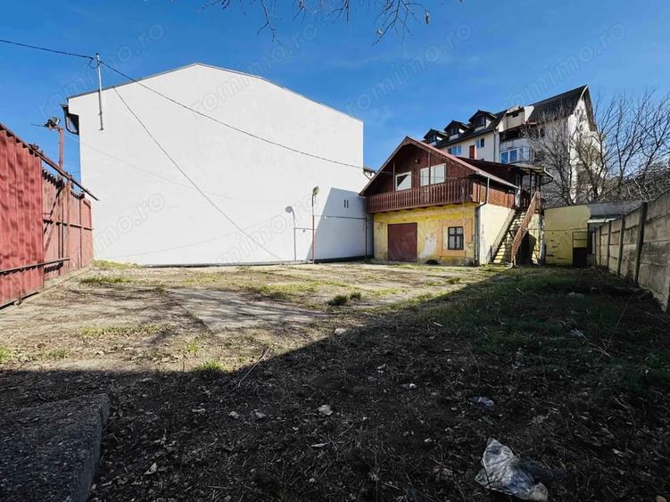 Casă cu Teren 420 Mp în Central