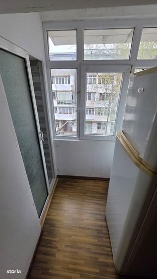 Vand garsoniera zona Policlinica 2 - 8