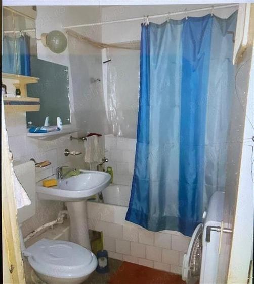 Ap. 3 camere, Micro IV - 7