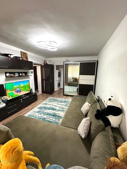 Rahova, et. 4/10, semidecomandat, constr. 1983, bloc stradal, 2 balcoane - 8