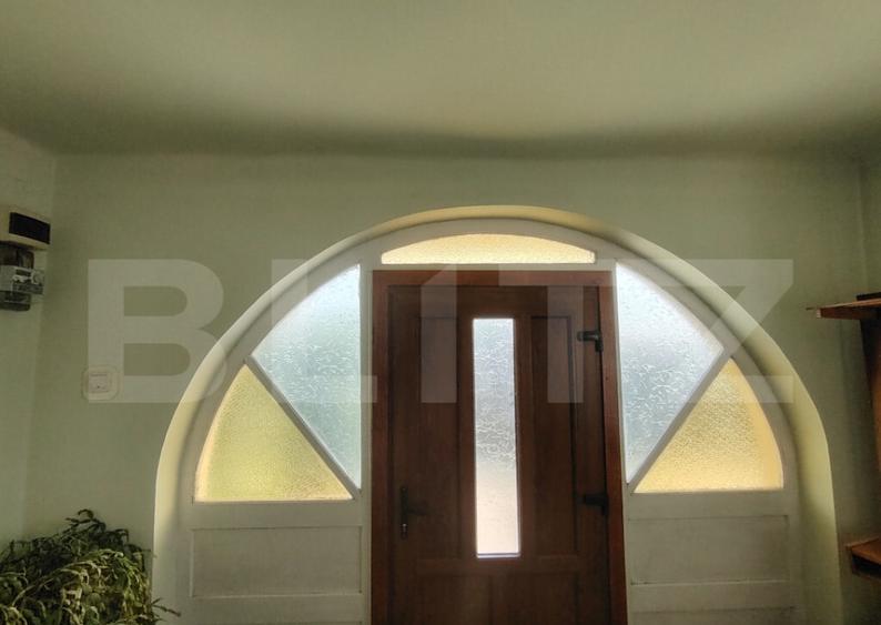 Casa solida cu pod, foi?or ?i 2 garaje in Tarnaveni - 6