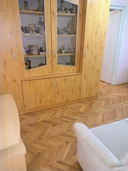 Apartament cu 2 camere semidecomandat, mobilat în Central