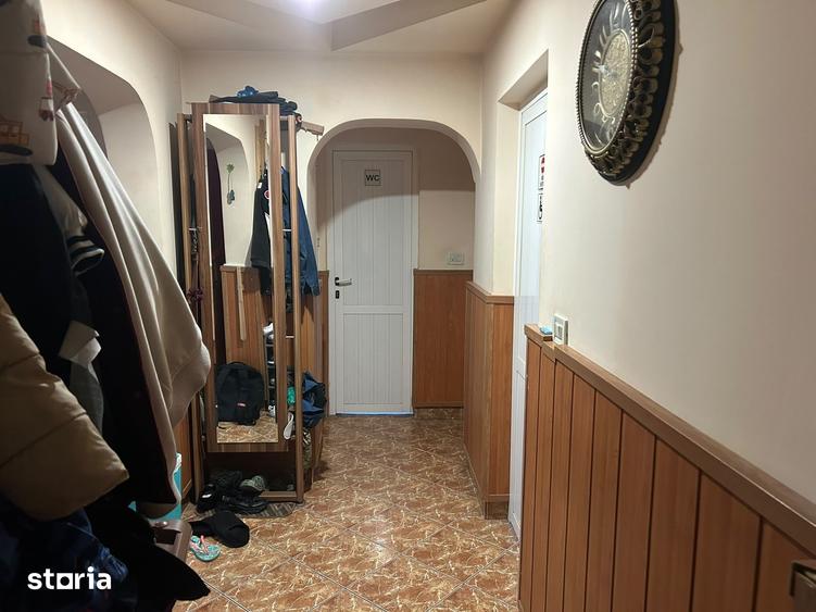 Apartament cu 4 camere decomandat în Prundu