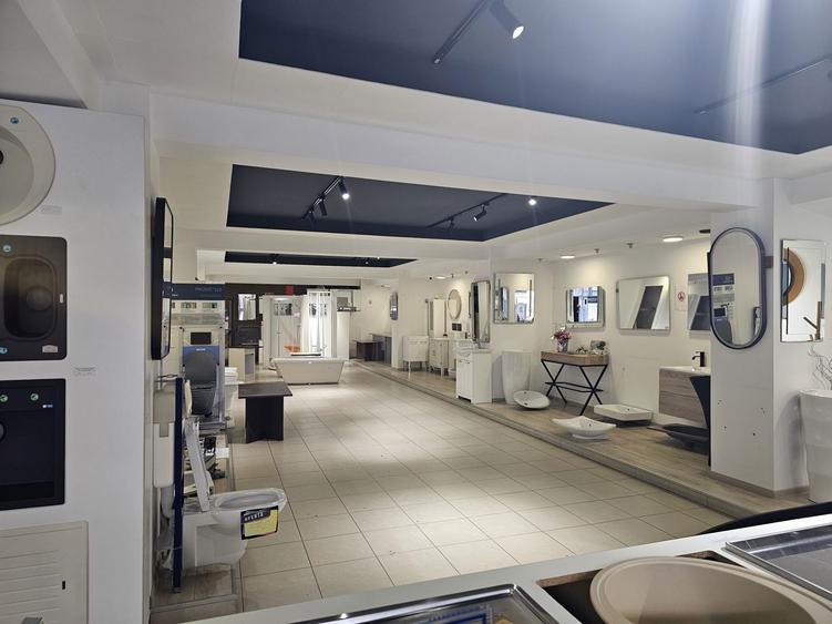 Spatiu comercial 664 mp P+1 central, str Poporului colt str.Baba Novac - 1