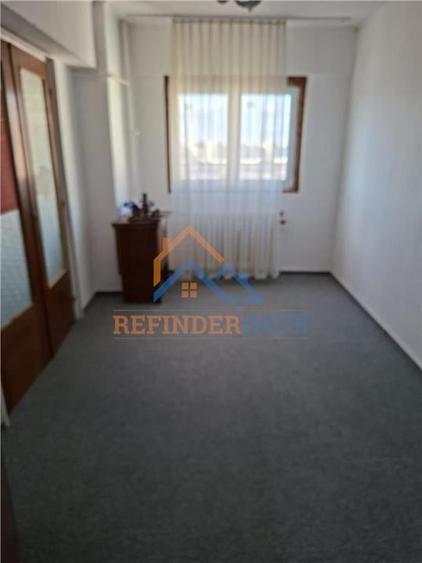 Apartament de vanzare cu 4 camere, zona Mihai Bravu - Baba Novac - 3