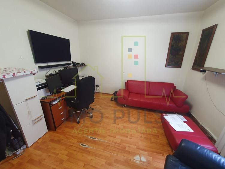 Casa individuala. 2 fronturi de pe 2 strazi (fata-spate). Se poate imparti in 2 - 8