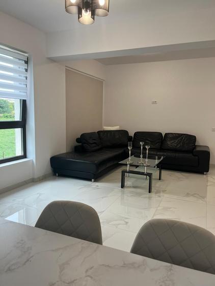 Apartament cu 2 camere decomandat în Bratia din Deal