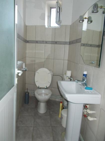 IDEAL AFACERE ,de locuit ,comercial,3 incaperi separate, 3grupuri sanitare gaze. - 8