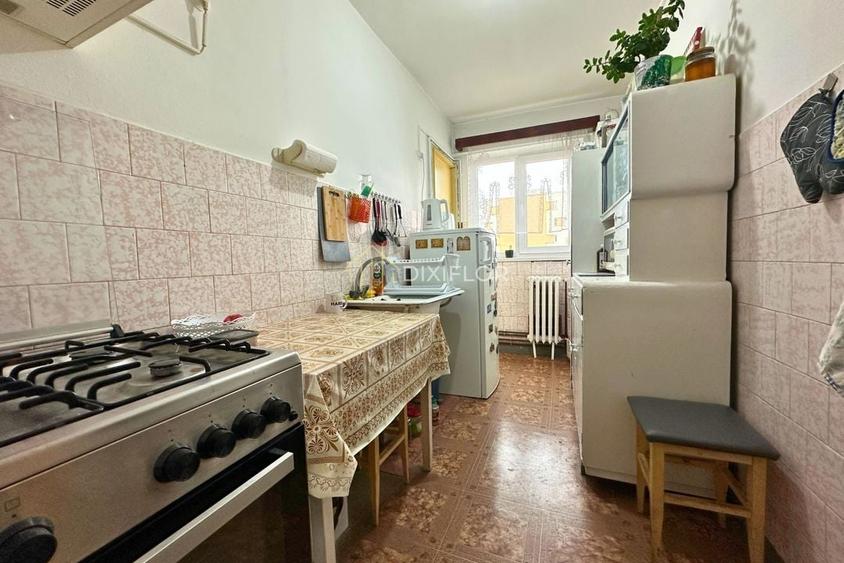 Apartament cu 2 camere | D&acirc;mbul Pietros | 82.000 EUR - 4