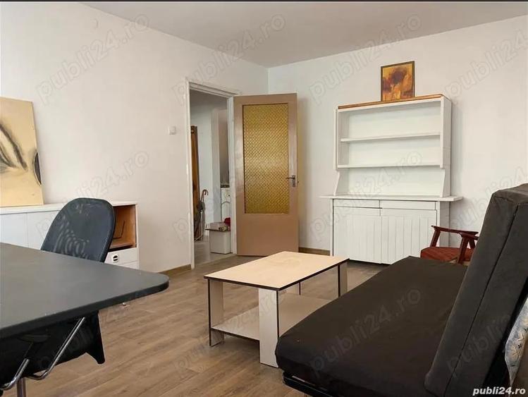 Inchiriez jumatate apartament 3 camere - 6